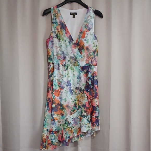 Thalia Sodi Dresses & Skirts - Thalia Soda Sleeveless Floral Dress Faux Wrap V-Neck Tiered Ruffle Hemline